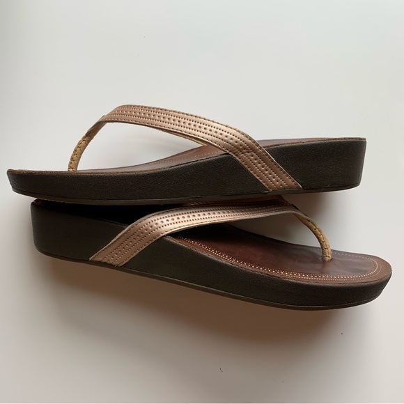 OluKai Ola Bronze Gold Brown Comfort Leather Wedge Sandals - Picture 2 of 8